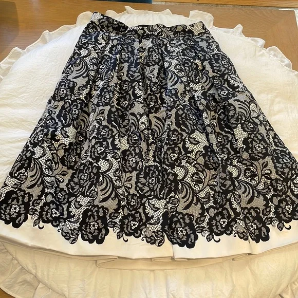 White house black hot sale market lace skirt
